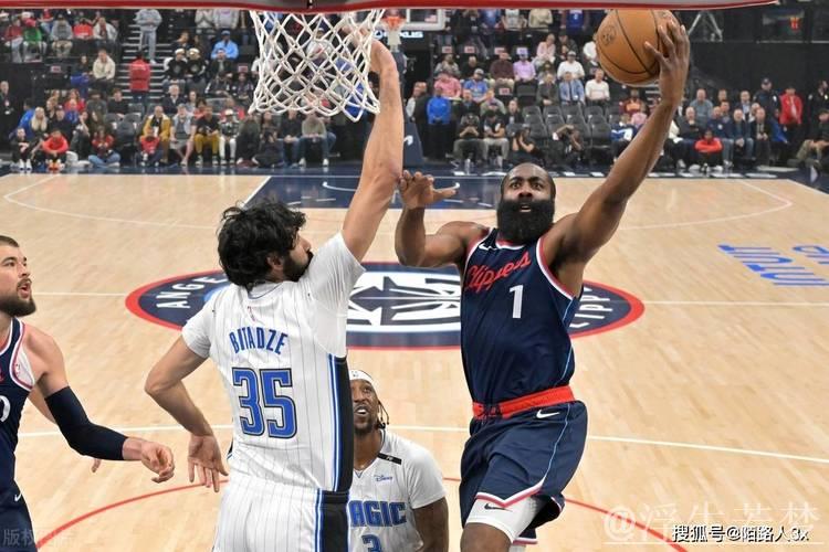 哈登高效表现 快船客场力克魔术