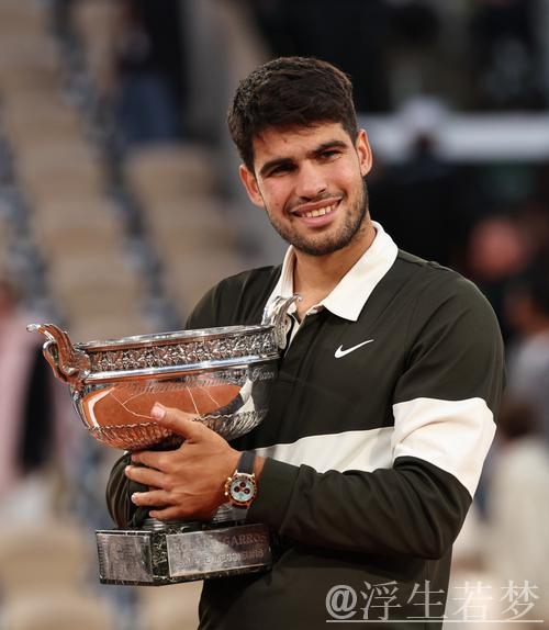 阿尔卡拉斯逆转辛纳成功卫冕法网冠军